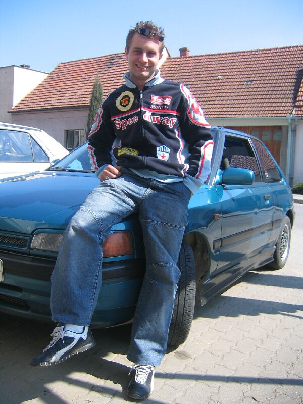 Mazda 323 BG